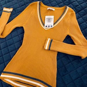 Women’s top. Size large. New.